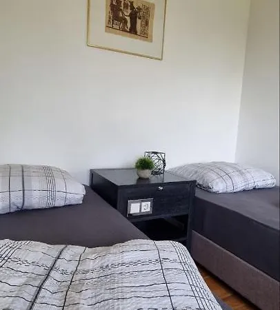 Monteurhaus In - Gemeinschaftsnutzung Kueche Und Bad Affittacamere