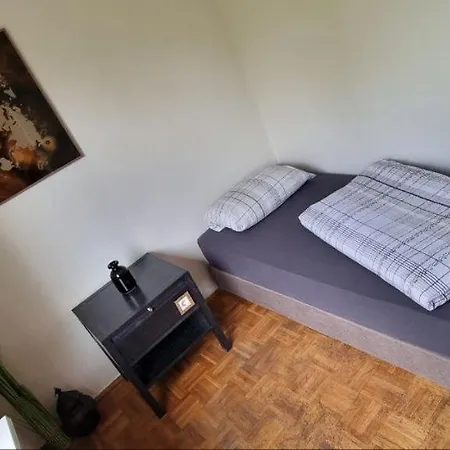 Monteurhaus In - Gemeinschaftsnutzung Küche Und Bad Gasthof