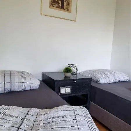 Monteurhaus In - Gemeinschaftsnutzung Kueche Und Bad Affittacamere